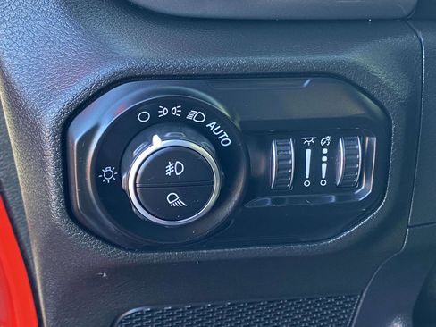 Used 2020 Jeep Gladiator Overland w/ Trailer Tow Package image 17