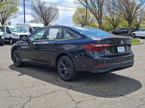Used 2023 Volkswagen Jetta SE w/ Black Wheel Package image 7