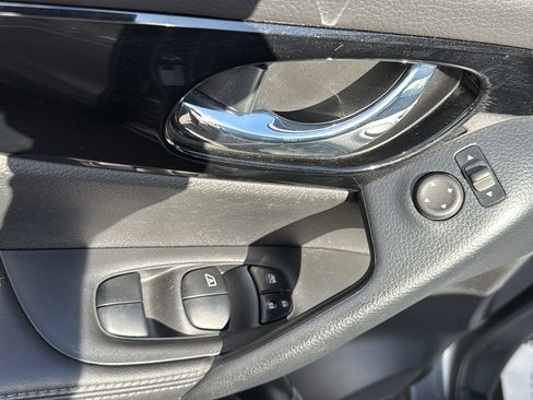 Certified 2021 Nissan Rogue Sport SV image 7