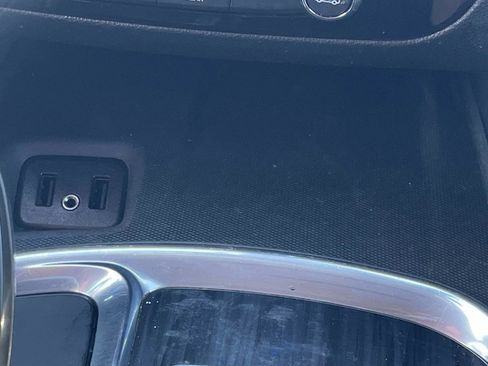 Used 2019 Buick Enclave Essence image 21