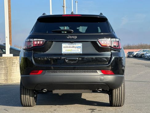 New 2026 Jeep Compass Latitude w/ Sun and Sound Group image 5