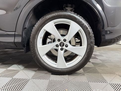 Certified 2025 Audi Q5 Premium Plus image 9