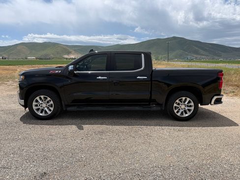 Used 2021 Chevrolet Silverado 1500 LTZ w/ LTZ Premium Package AWD/4WD image 4