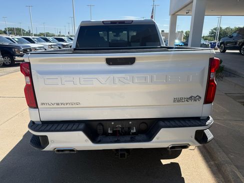 Used 2019 Chevrolet Silverado 1500 High Country w/ Technology Package AWD/4WD image 13