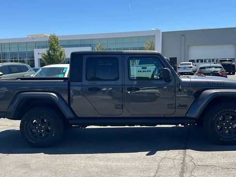 Used 2023 Jeep Gladiator Sport AWD/4WD image 4