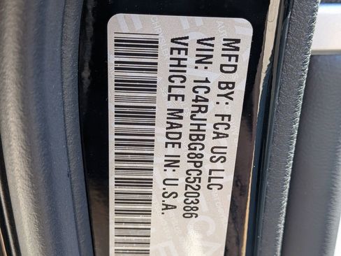 Certified 2023 Jeep Grand Cherokee Limited w/ Black Appearance Package image 30