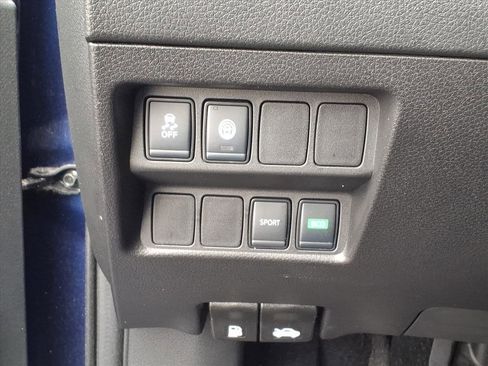 Used 2022 Nissan Rogue Sport S image 23