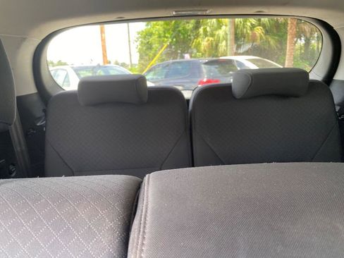 Used 2019 Kia Sorento S FWD image 40