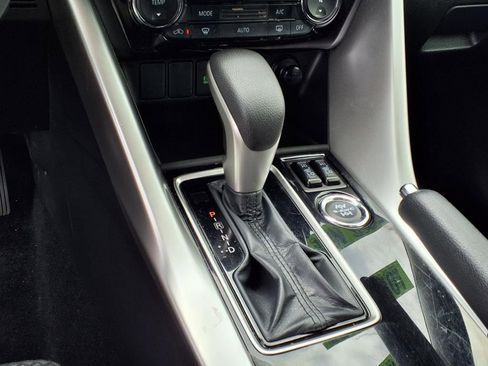 Used 2024 Mitsubishi Eclipse Cross LE image 14