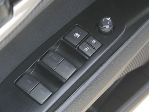 Used 2025 Toyota Camry SE image 20