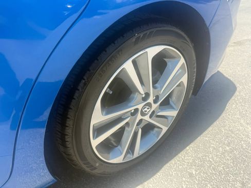 Used 2017 Hyundai Elantra Limited FWD image 26