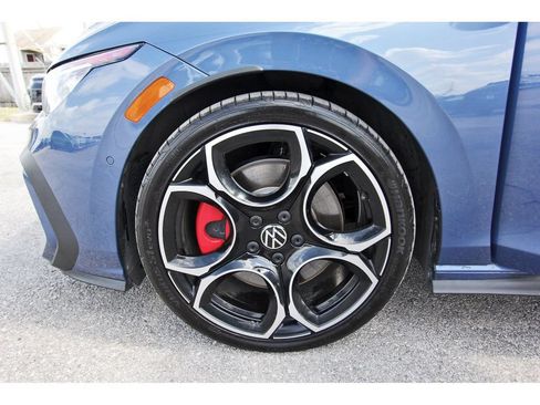 Certified 2026 Volkswagen GTI Autobahn FWD image 33