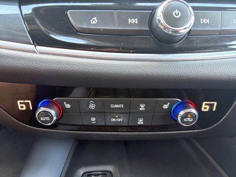 Used 2021 Buick Enclave Essence w/ Sport Touring Edition image 16