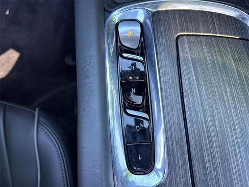 Used 2023 Buick Enclave Avenir image 33