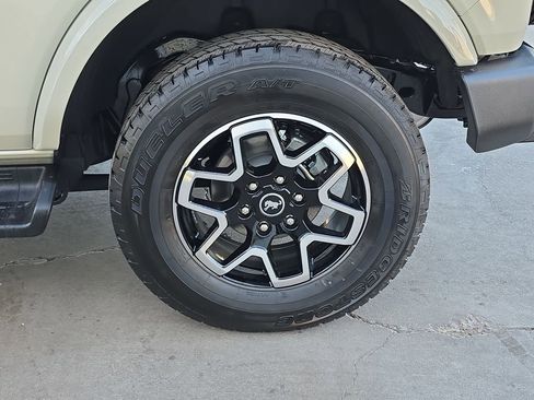 New 2026 Ford Bronco Outer Banks image 36