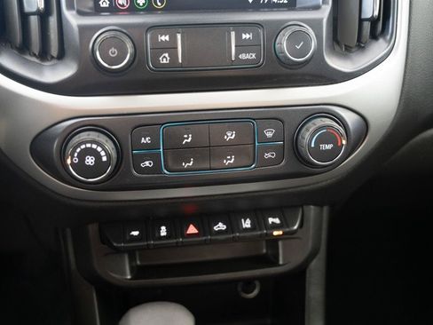 Used 2022 Chevrolet Colorado LT w/ Safety Package AWD/4WD image 18