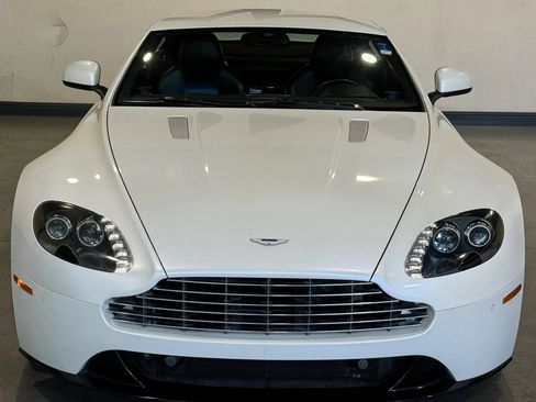 Used 2016 Aston Martin V8 Vantage S RWD image 2