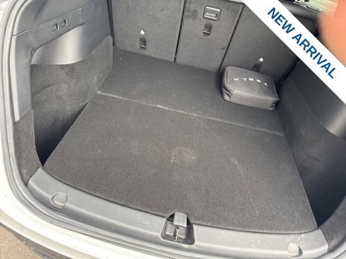 Used 2022 Tesla Model Y Performance image 14