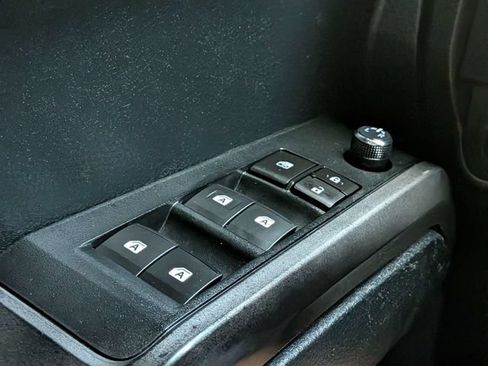 Used 2016 Toyota Tacoma SR5 w/ SR5 Appearance Package (SN) AWD/4WD image 29
