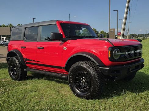 Used 2024 Ford Bronco Wildtrak AWD/4WD image 1