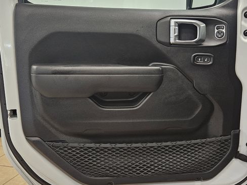 Used 2021 Jeep Wrangler Unlimited Rubicon w/ Cold Weather Group image 12