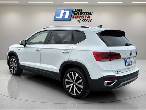Used 2024 Volkswagen Taos SE FWD image 7