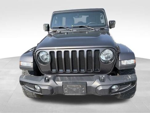 Used 2019 Jeep Wrangler Unlimited Sahara AWD/4WD image 3