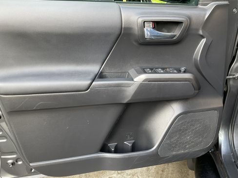 Used 2023 Toyota Tacoma TRD Off-Road image 27