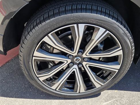 Used 2023 Volvo XC60 B5 Ultimate AWD/4WD image 10