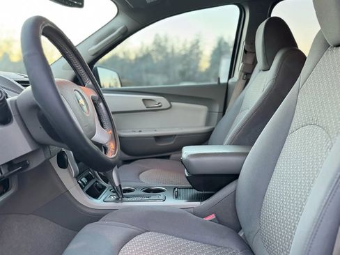 Used 2012 Chevrolet Traverse LT image 12