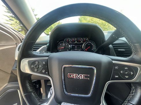 Used 2019 GMC Yukon SLT image 21