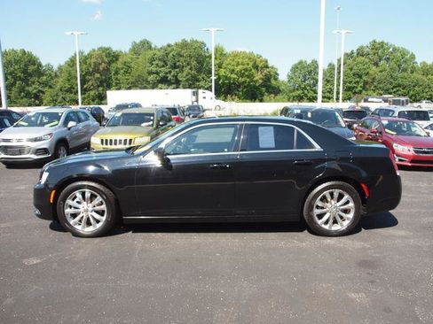 Used 2016 Chrysler 300 Limited AWD/4WD image 3