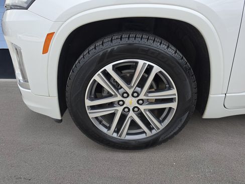 Used 2022 Chevrolet Traverse High Country w/ LPO, Floor Liner Package AWD/4WD image 30