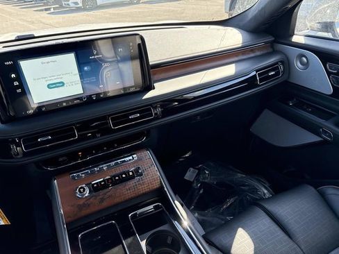 New 2026 Lincoln Aviator Black Label w/ Dynamic Handling Package AWD/4WD image 15