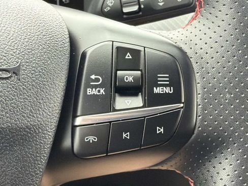 Certified 2025 Ford Escape ST-Line Select AWD/4WD image 26