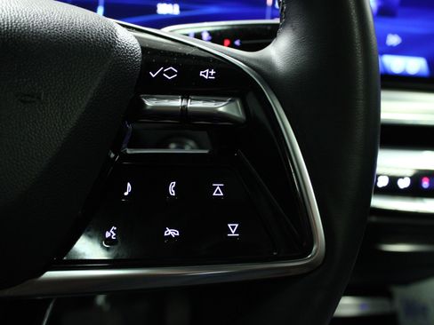 Used 2024 Cadillac Lyriq Luxury image 21