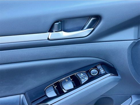 New 2025 Nissan Altima 2.5 SL image 18