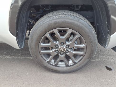 Used 2024 Toyota Tundra Platinum AWD/4WD image 20