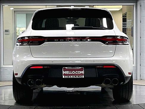 Used 2023 Porsche Macan AWD/4WD image 7
