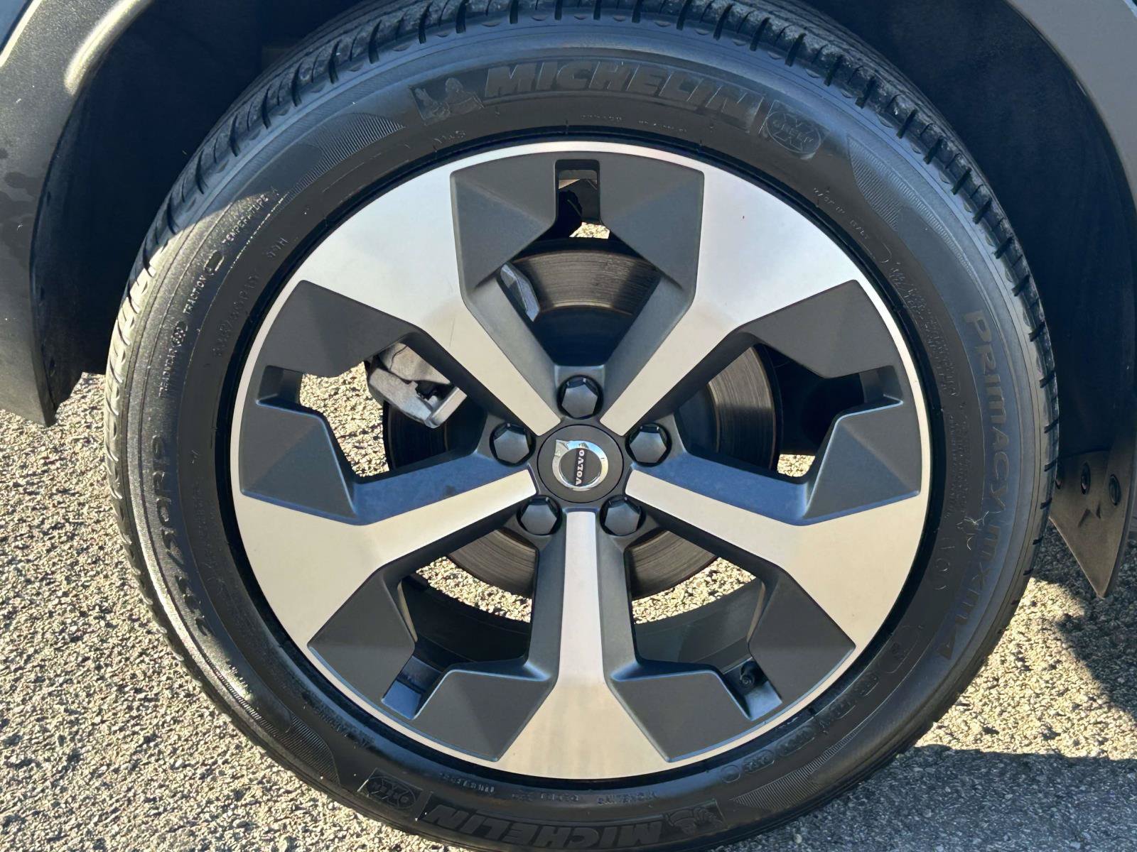 Certified 2024 Volvo XC40 B5 Plus w/ Climate Package AWD/4WD image 9