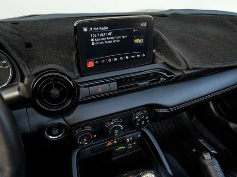 Used 2020 MAZDA MX-5 Miata Club image 27