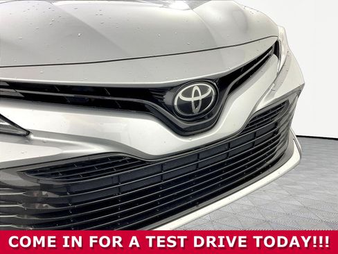 Used 2018 Toyota Camry LE FWD image 29