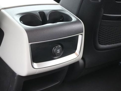Used 2024 Kia Carnival LX FWD image 22