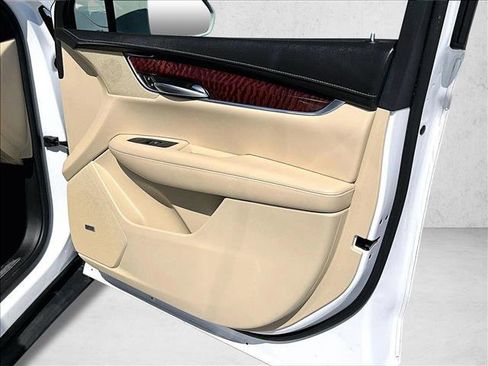 Used 2018 Cadillac XT5 Premium Luxury w/ Advanced Security Package FWD image 19