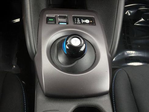 Used 2022 Nissan Leaf S image 13