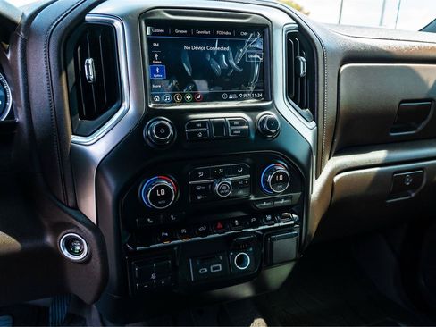 Used 2020 Chevrolet Silverado 1500 LT w/ Texas Edition AWD/4WD image 19
