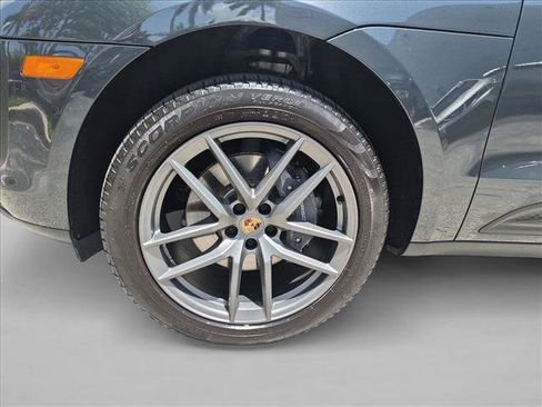 Used 2023 Porsche Macan AWD/4WD image 25