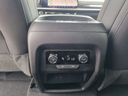 New 2026 Chevrolet Traverse LT FWD image 23