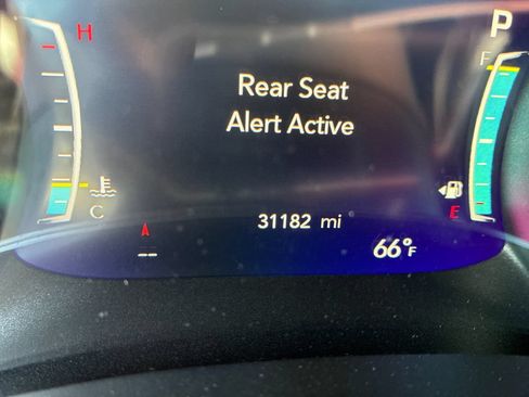 Used 2026 Chrysler Pacifica Limited FWD image 16