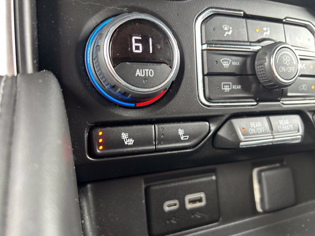 Used 2024 Chevrolet Suburban LT AWD/4WD image 30